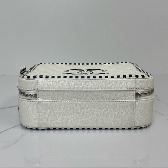 Chanel Filigree Vanity Case - Picture 5 of 6